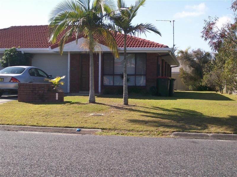 2/35 Acacia Circuit, Yamba NSW 2464