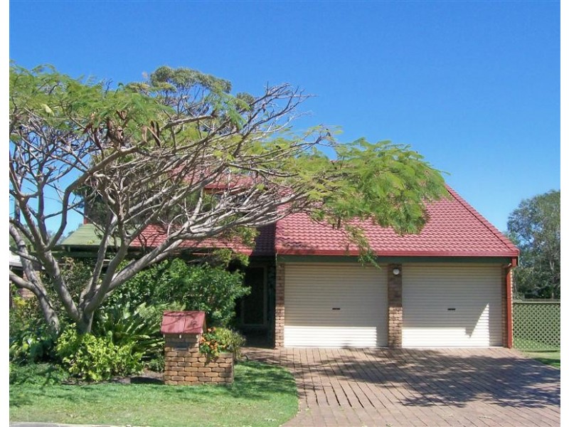 12 Roselands Ave, Yamba NSW 2464