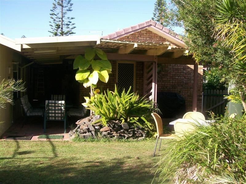 13 Claude Street, Yamba NSW 2464