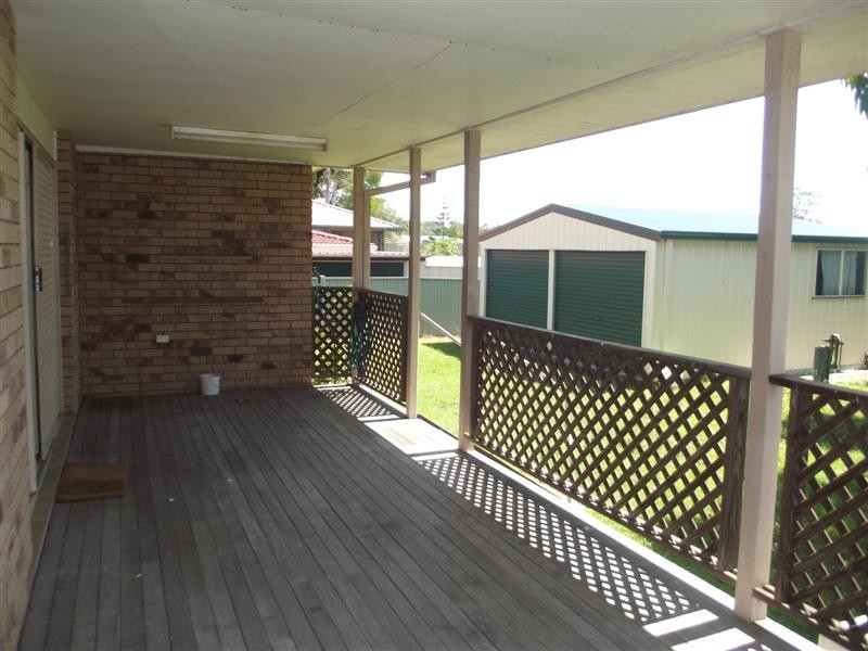 1 Barbara Close, Yamba NSW 2464