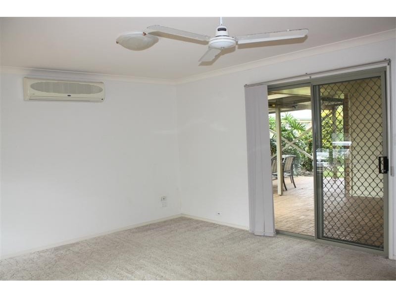 6 Blue Water Court, Yamba NSW 2464
