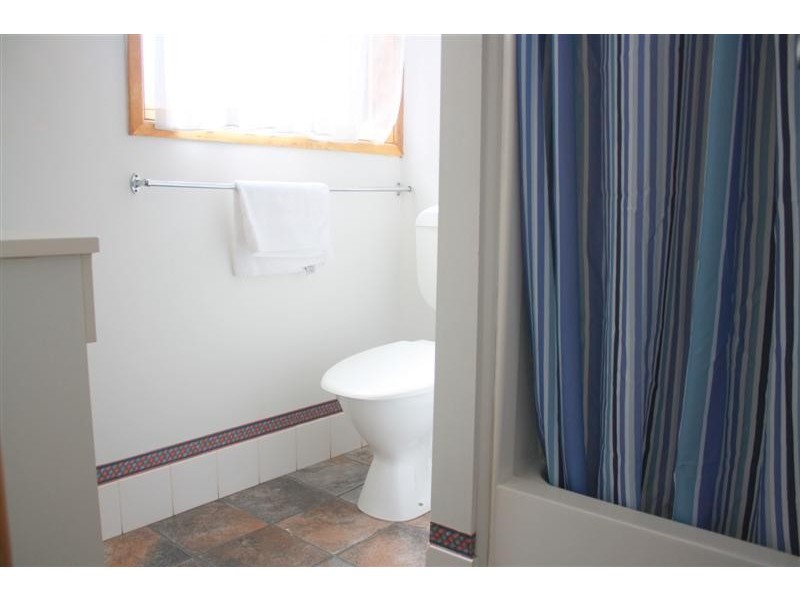 J1 Blue Dolphin Park, Yamba NSW 2464