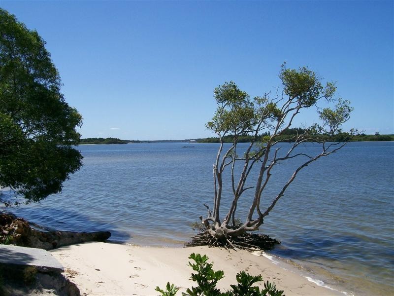 J1 Blue Dolphin Park, Yamba NSW 2464