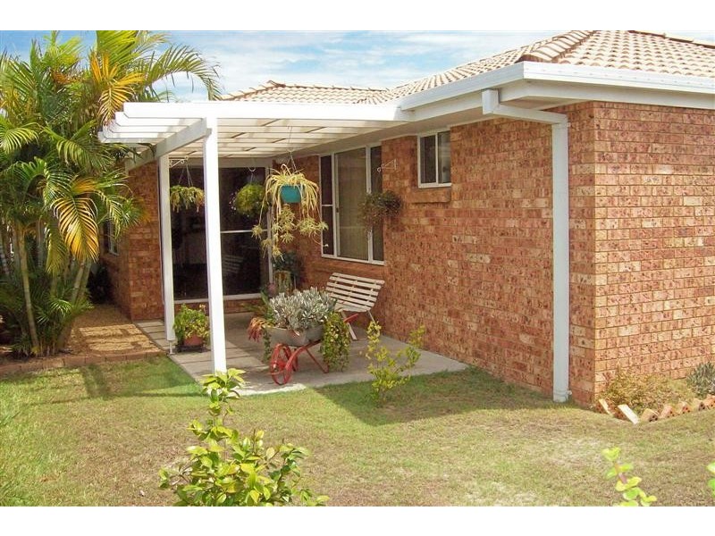 25 Palm Terrace, Yamba NSW 2464