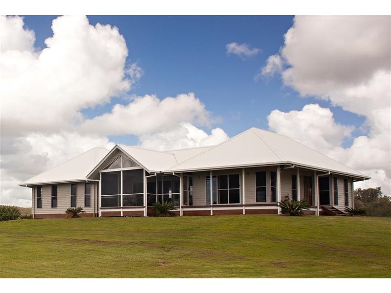 192 Old Ferry Road, Yamba NSW 2464