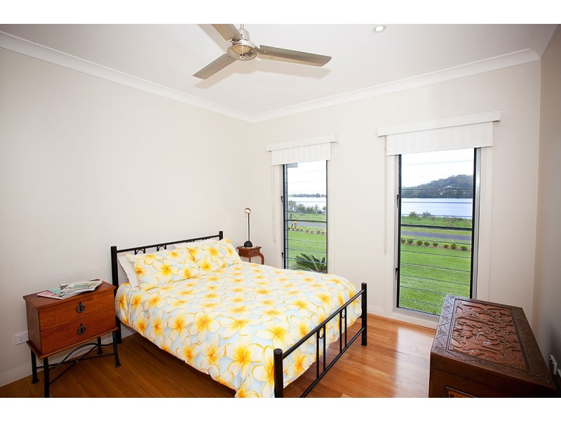 192 Old Ferry Road, Yamba NSW 2464