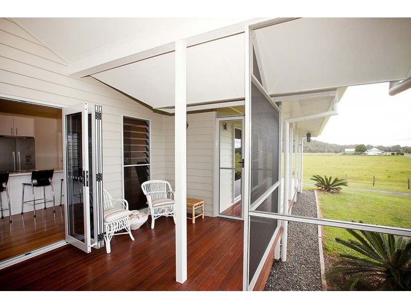 192 Old Ferry Road, Yamba NSW 2464