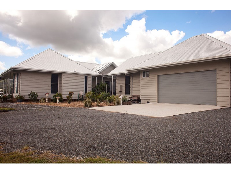 192 Old Ferry Road, Yamba NSW 2464