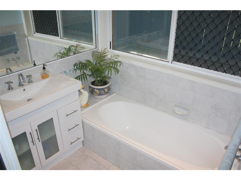 10 Osprey Drive, Yamba NSW 2464
