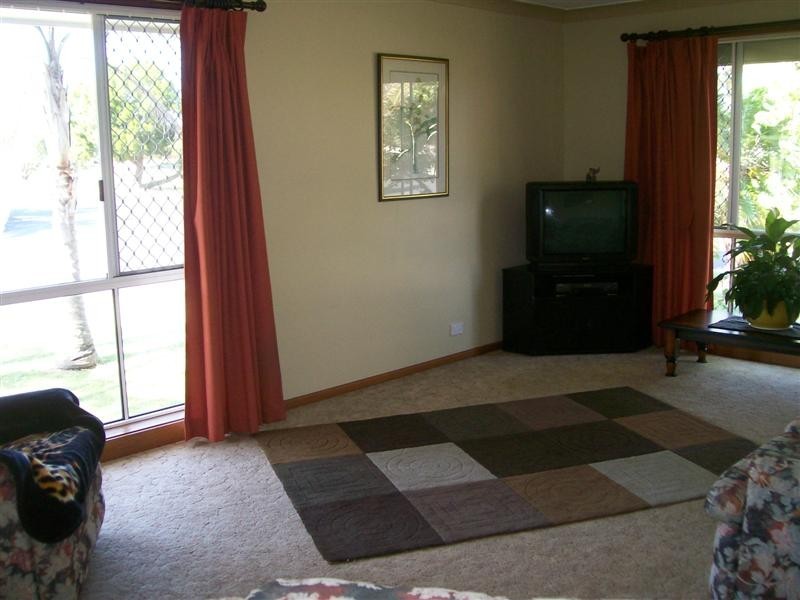 2/1 Waratah Avenue, Yamba NSW 2464