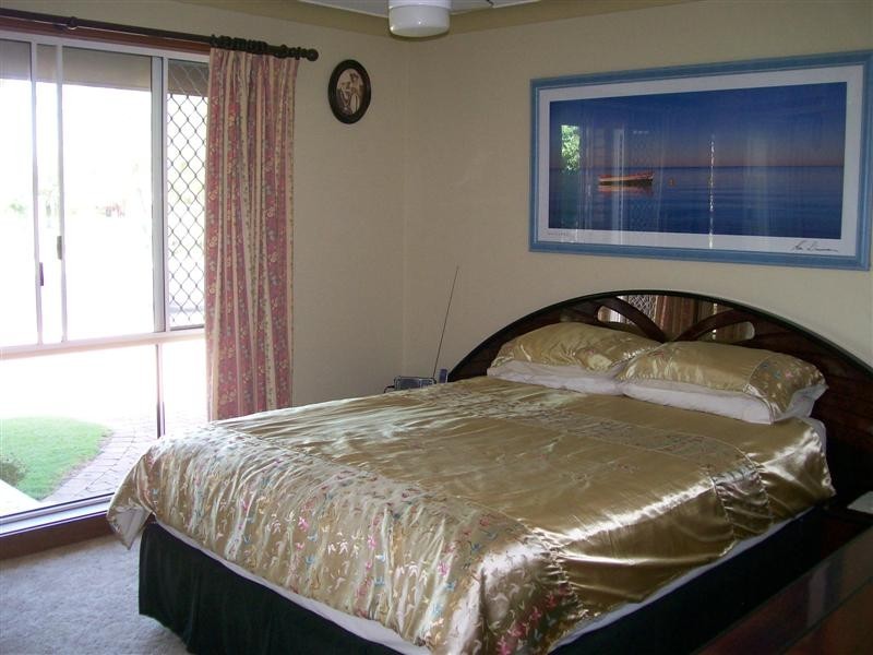 2/1 Waratah Avenue, Yamba NSW 2464