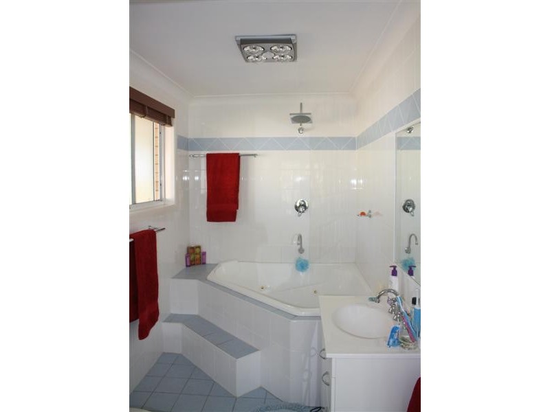 10c Clyde Essex Drive, Gulmarrad NSW 2463