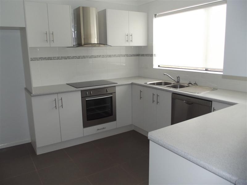 1/4 Mariners Way, Yamba NSW 2464