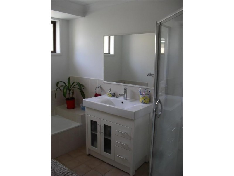 12 Endeavour Street, Yamba NSW 2464