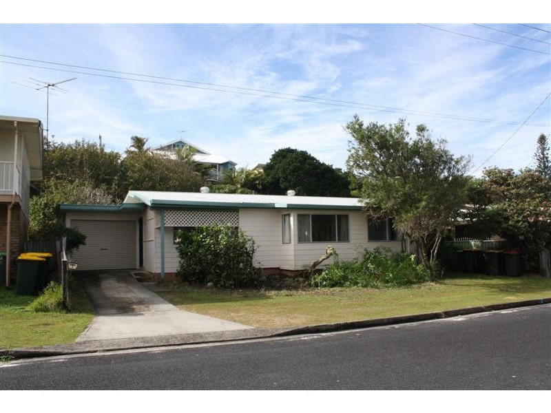 8 Harwood St, Yamba NSW 2464