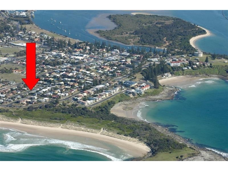 8 Harwood St, Yamba NSW 2464