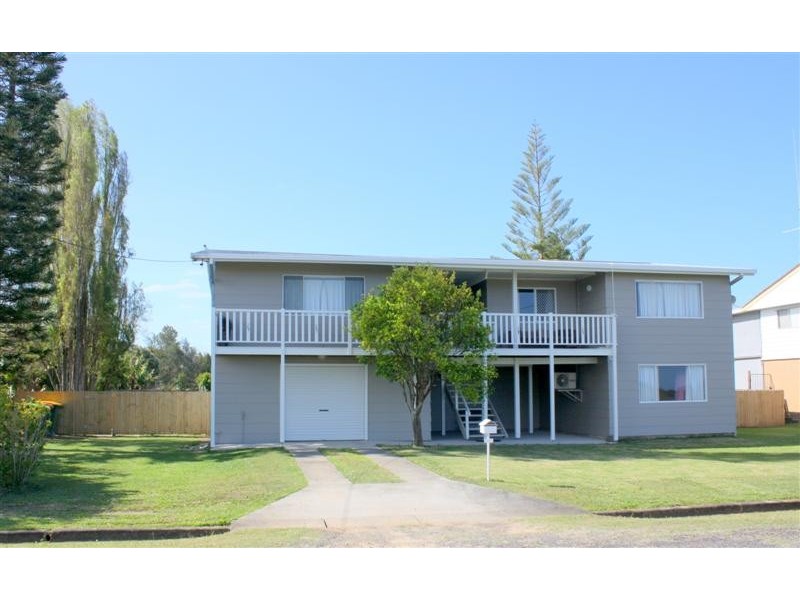 19 Yamba Street, Palmers Island NSW 2463