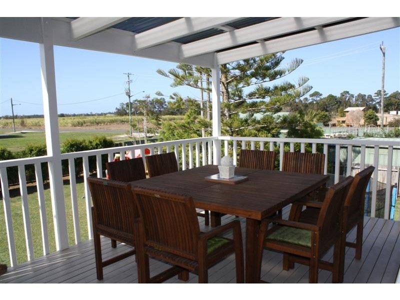 19 Yamba Street, Palmers Island NSW 2463