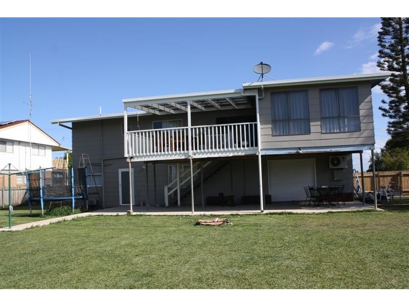19 Yamba Street, Palmers Island NSW 2463