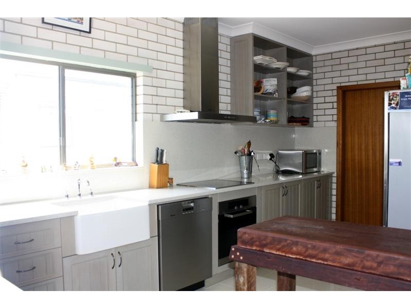 6 Bent Street, Yamba NSW 2464