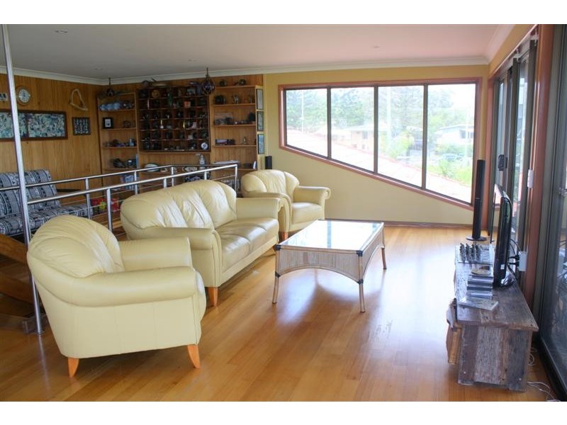 6 Bent Street, Yamba NSW 2464