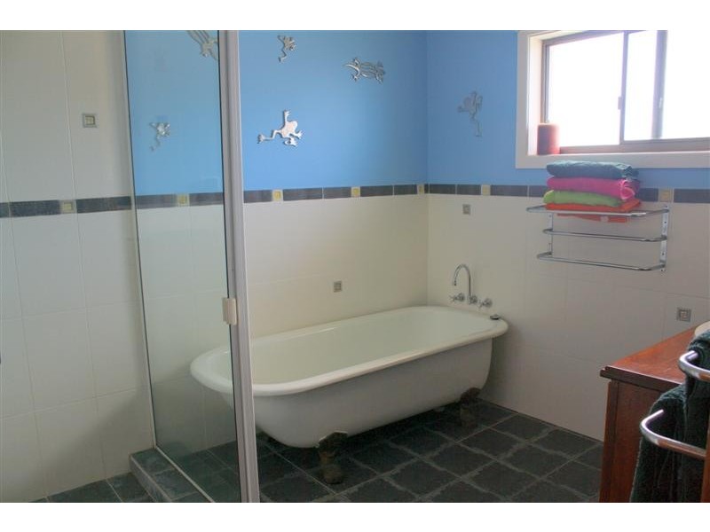 6 Bent Street, Yamba NSW 2464