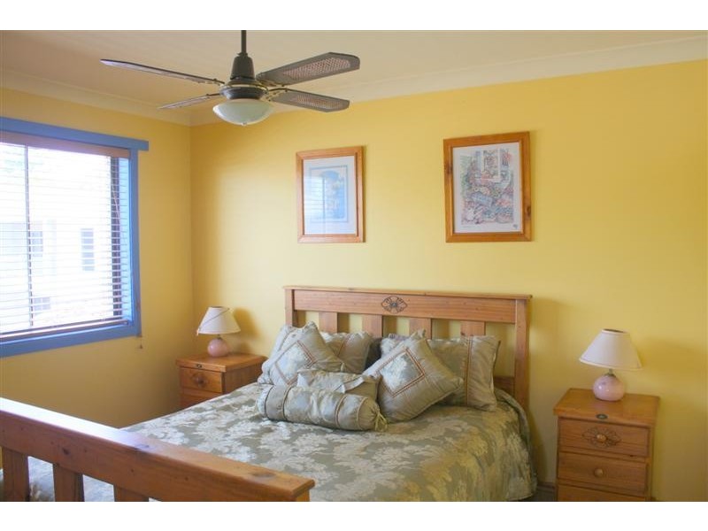 6 Bent Street, Yamba NSW 2464