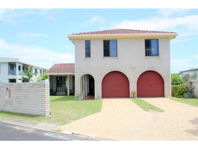 6 Bent Street, Yamba NSW 2464