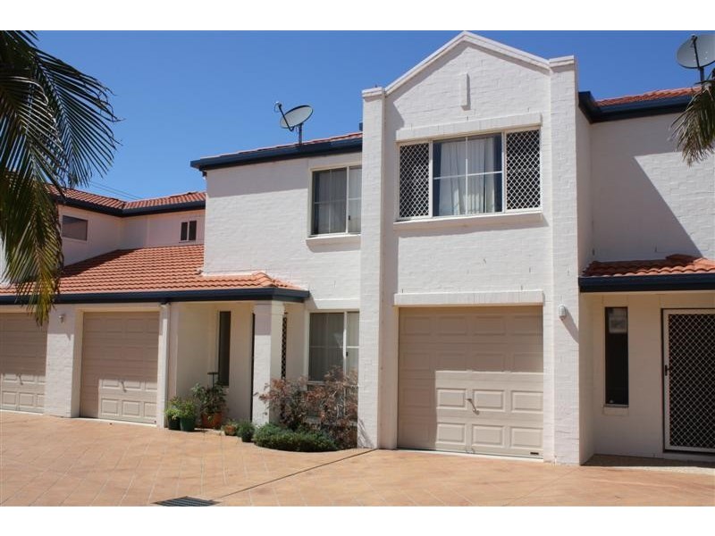 2/1 Urara Street, Yamba NSW 2464