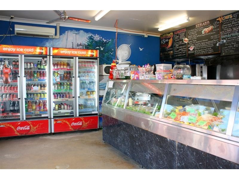 Shop 8/4 Wooli Street, Yamba NSW 2464