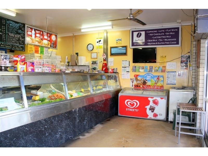 Shop 8/4 Wooli Street, Yamba NSW 2464