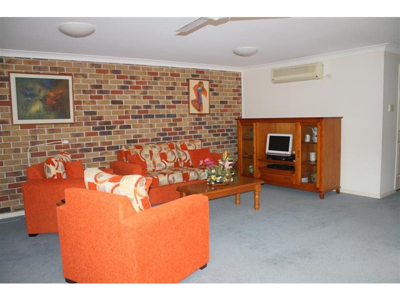 2/61 Osprey Drive, Yamba NSW 2464