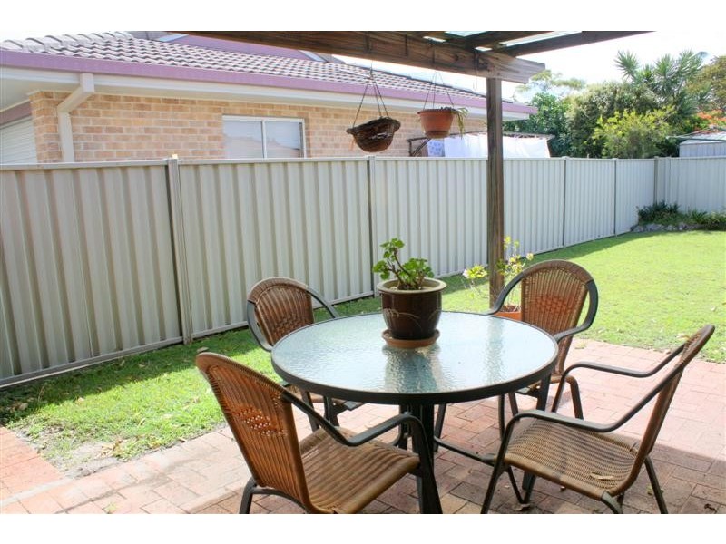 2/61 Osprey Drive, Yamba NSW 2464