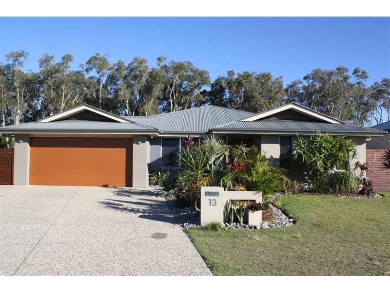 13 William Ave, Yamba NSW 2464