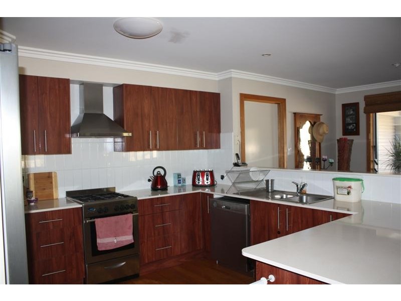 13 William Ave, Yamba NSW 2464