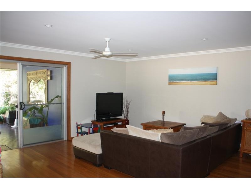 13 William Ave, Yamba NSW 2464