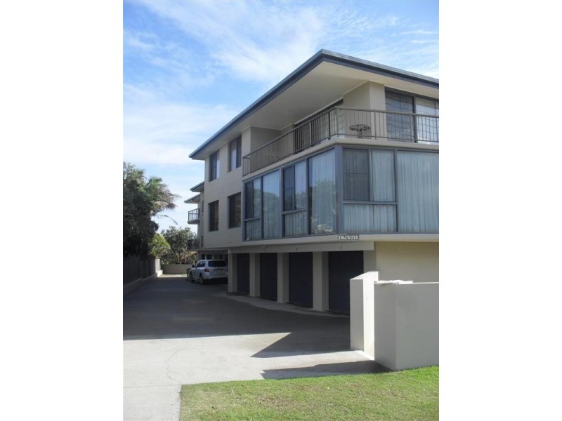 3/12 Pacific Parade, Yamba NSW 2464