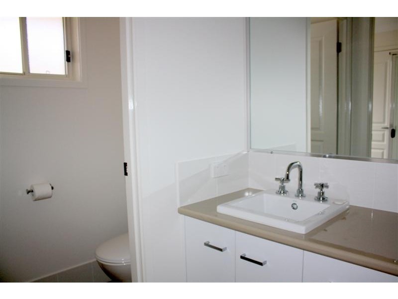 2/24 Kookaburra Court, Yamba NSW 2464