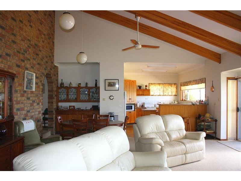 16 Acacia Circuit, Yamba NSW 2464