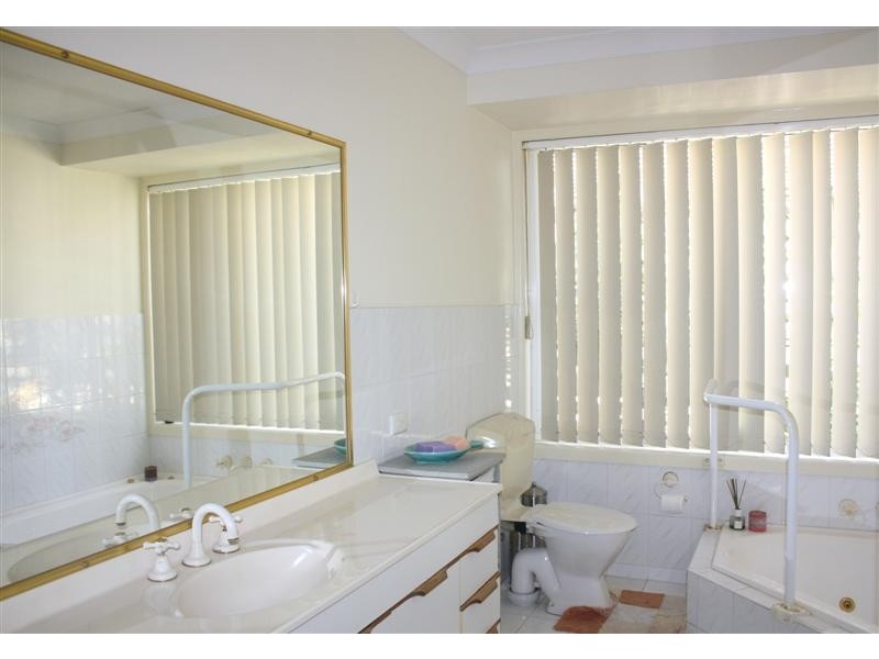 8 Melaleuca Drive, Yamba NSW 2464