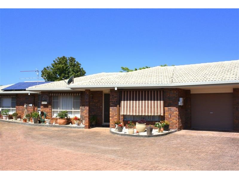 2/25 Casuarina Close, Yamba NSW 2464