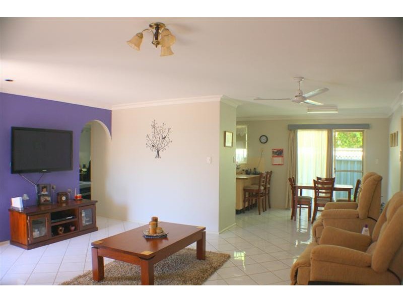 2/25 Casuarina Close, Yamba NSW 2464