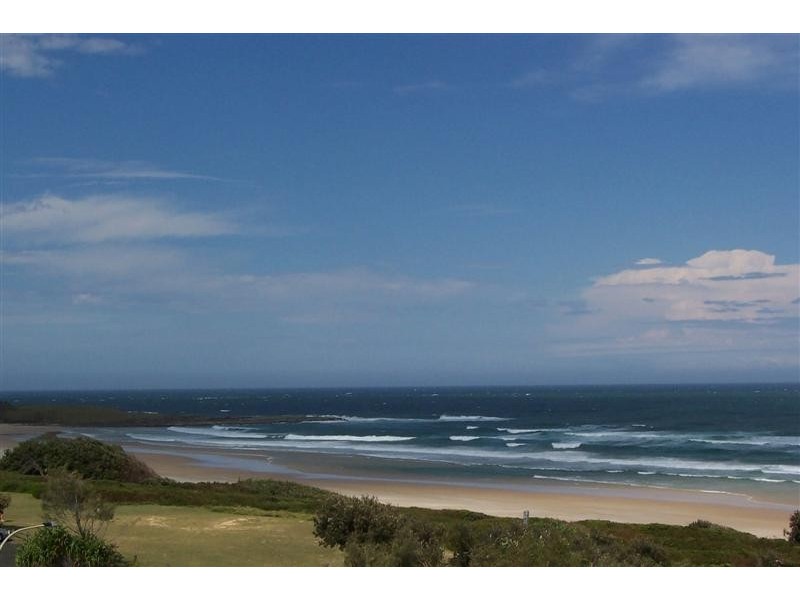1 – 3 / 18 Pacific Parade, Yamba NSW 2464