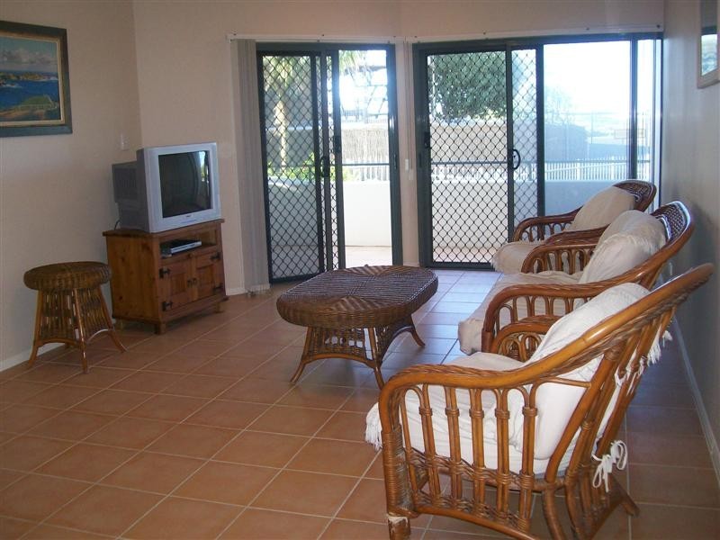 1 – 3 / 18 Pacific Parade, Yamba NSW 2464