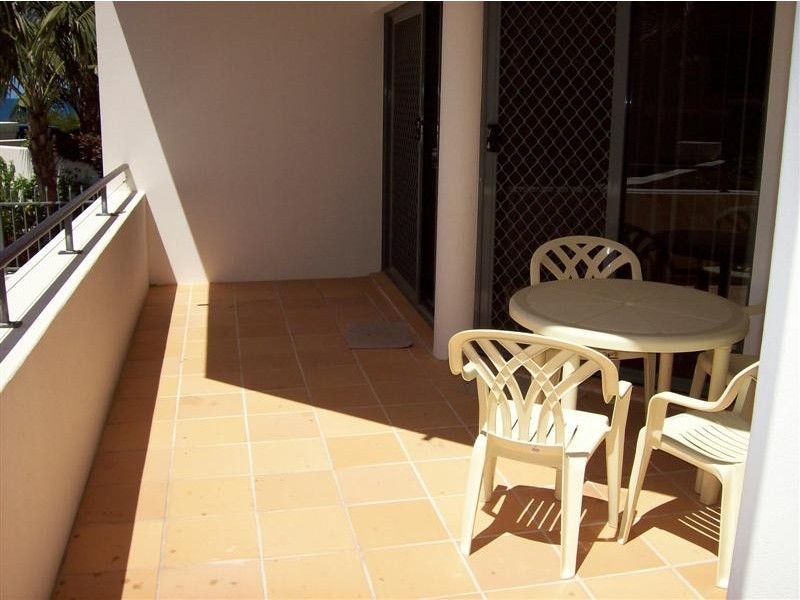 1 – 3 / 18 Pacific Parade, Yamba NSW 2464