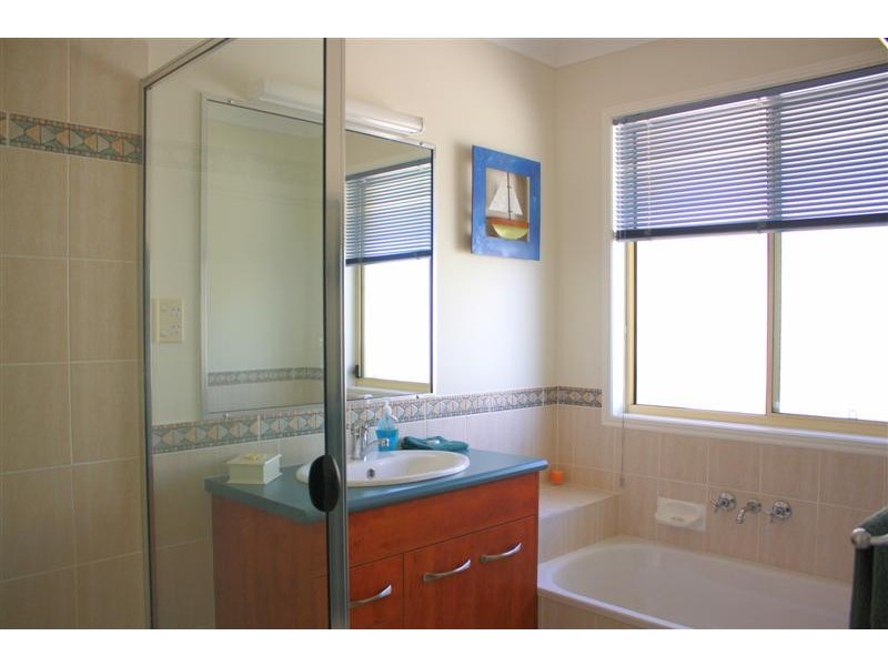 34 Bayview Drive, Yamba NSW 2464