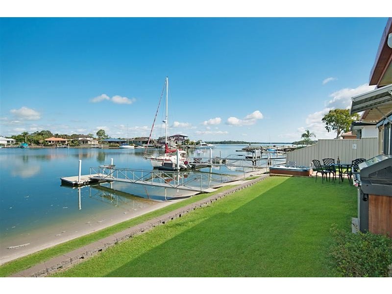 25 The Peninsula, Yamba NSW 2464