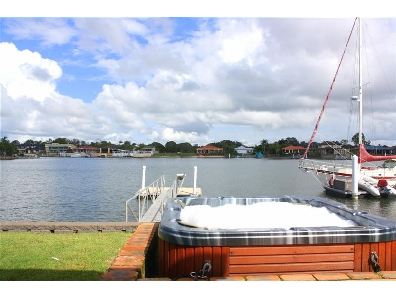 25 The Peninsula, Yamba NSW 2464