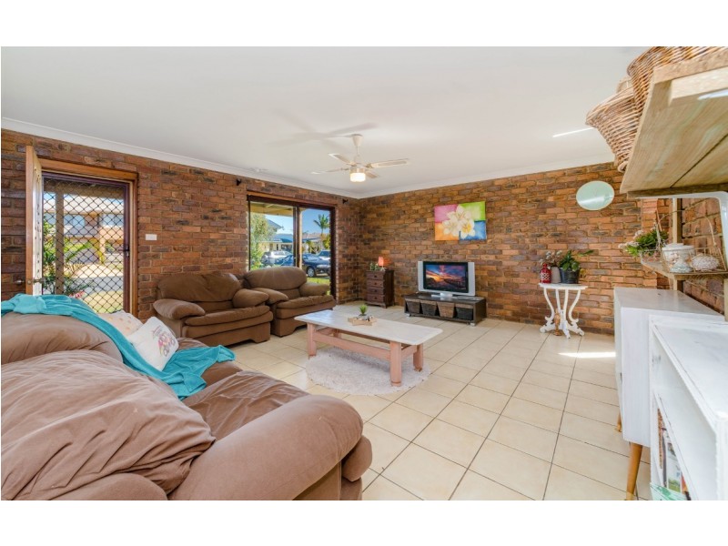 22 Binnacle Court, Yamba NSW 2464