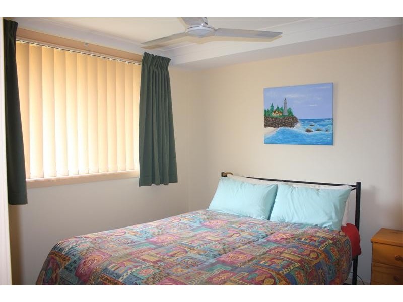 2/40 Osprey Drive, Yamba NSW 2464